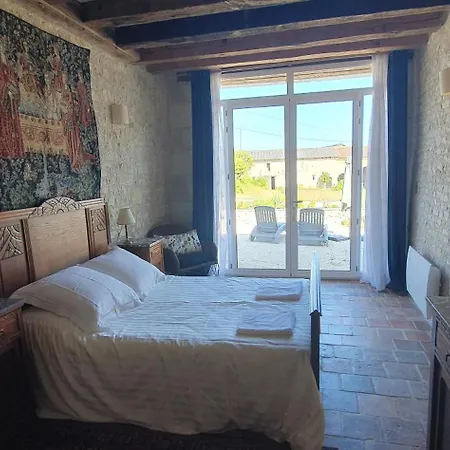 Les Fleurs De La Brise Bed & Breakfast *